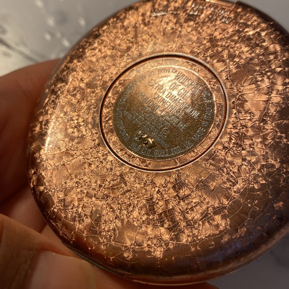 Mac Whisper of gilt highlighter - Picture 6 of 7